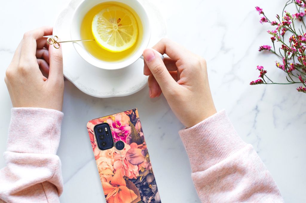 Motorola Moto G60s Smart Cover Bosje Bloemen - B2C Telecom