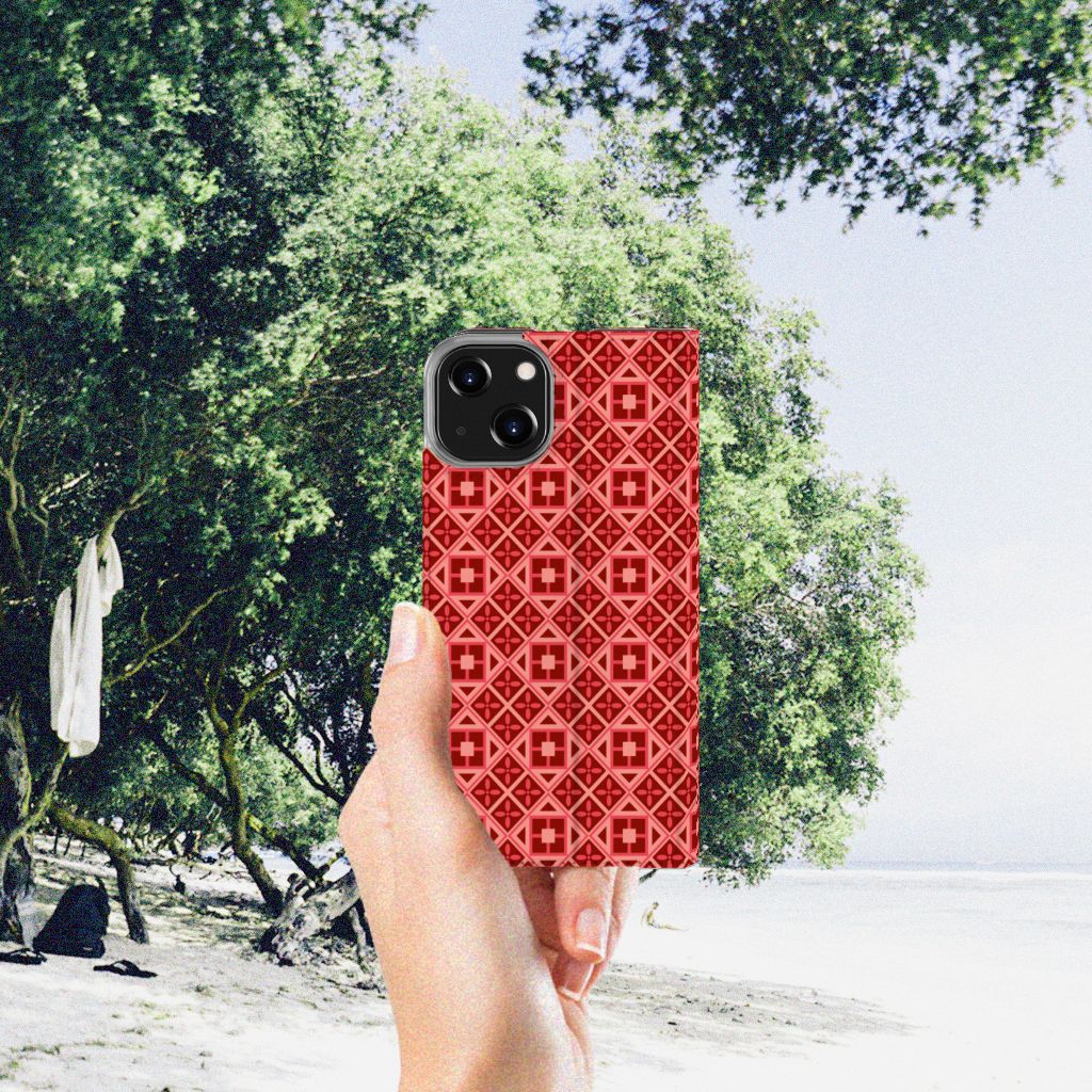 iPhone 14 Hoesje met Magneet Batik Rood - B2C Telecom