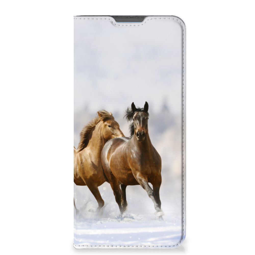 Motorola Moto E32 | Moto E32s Hoesje maken Paarden met afbeelding van rennende paarden in sneeuw.