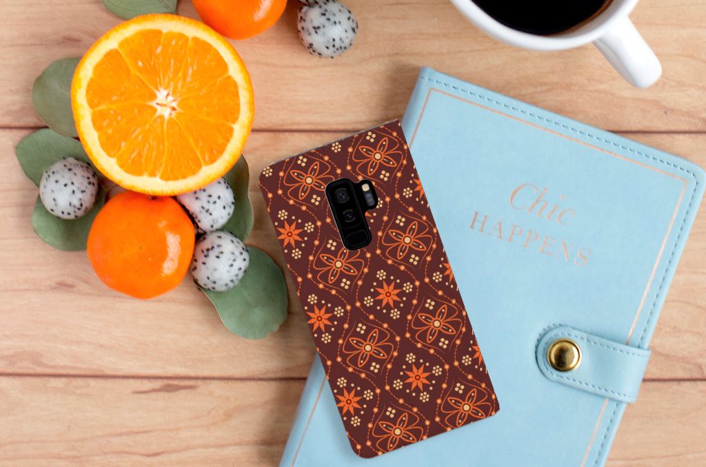 Samsung Galaxy S9 Plus Hoesje met Magneet Batik Brown