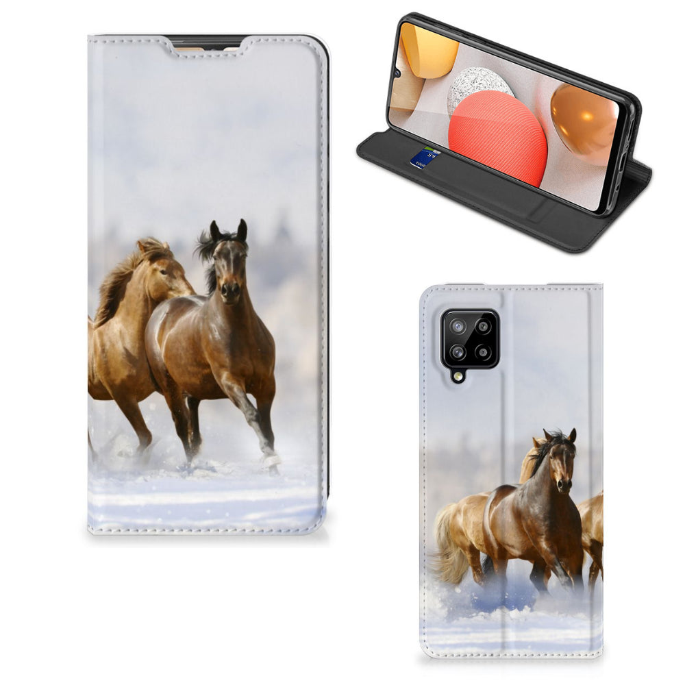 Samsung Galaxy A42 Hoesje maken Paarden met print van rennende paarden in sneeuw.