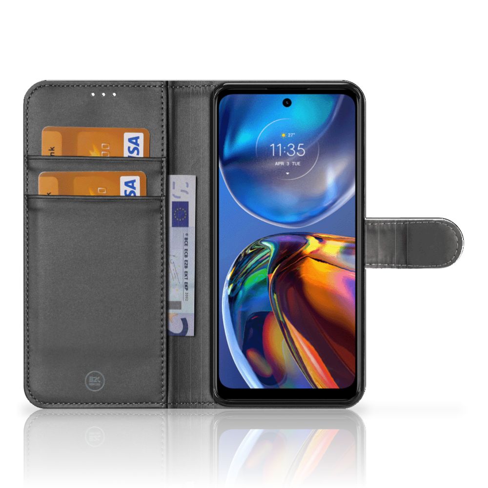 Motorola Moto E32 | Moto E32s Wallet Case met Pasjes Sports interior with card slots and phone display.