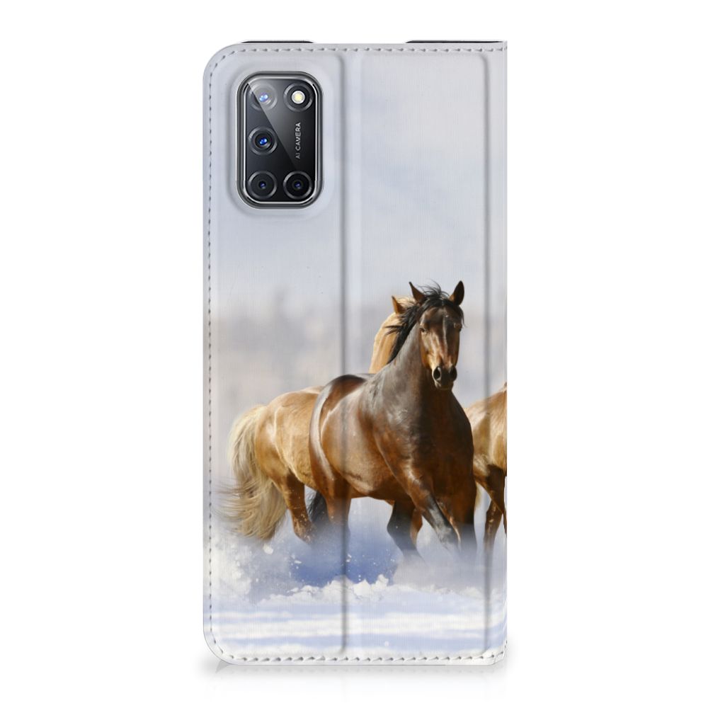 OPPO A52 | A72 Hoesje maken Paarden met een prachtige afbeelding van rennende paarden in het landschap.
