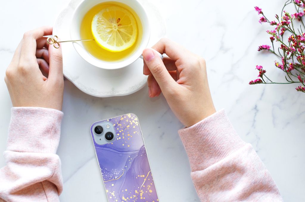 Hoesje maken voor Apple iPhone 14 Watercolor Paars met een hand, citroenthee en bloemen