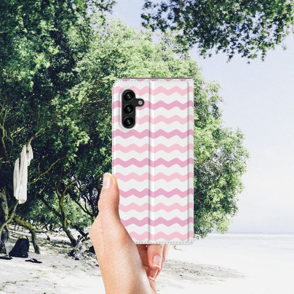 Samsung Galaxy A13 (5G) | Samsung Galaxy A04s Hoesje met Magneet Waves Roze - B2C Telecom