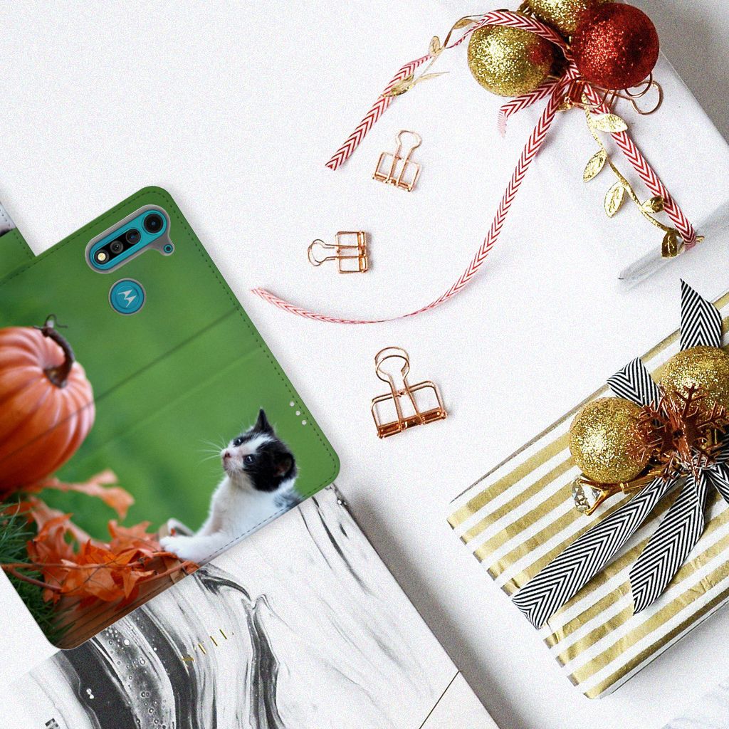 Motorola G8 Power Lite Telefoonhoesje met Pasjes Kitten