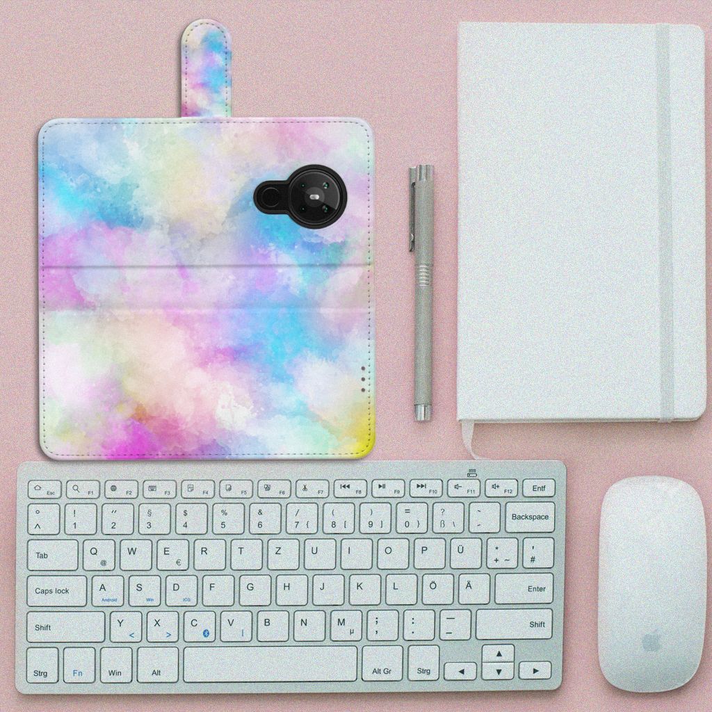 Hoesje Nokia 5.3 Watercolor Light met pastelkleuren op een bureau met toetsenbord en notitieboek