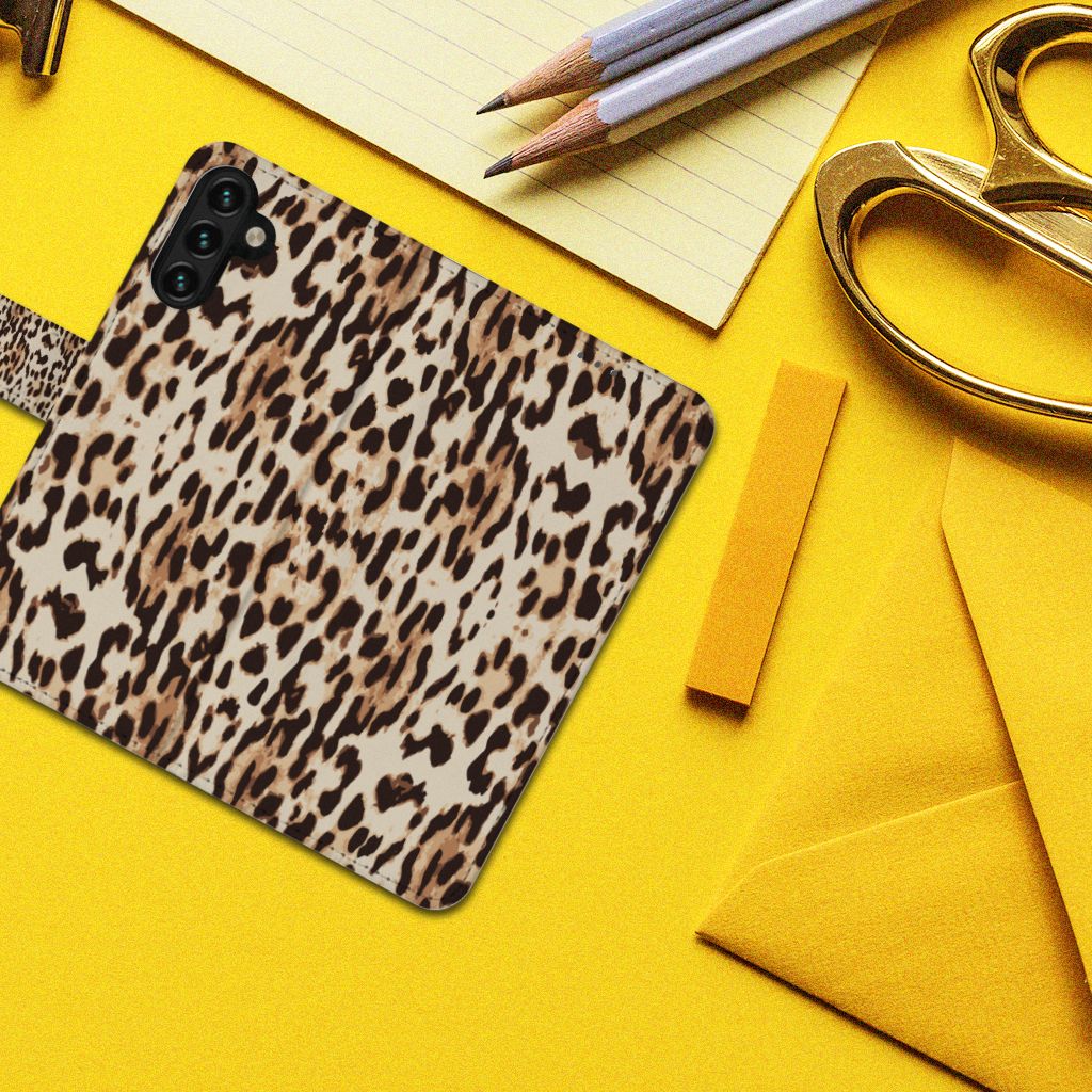 Samsung Galaxy A04s | Samsung Galaxy A13 5G Telefoonhoesje met Pasjes Leopard