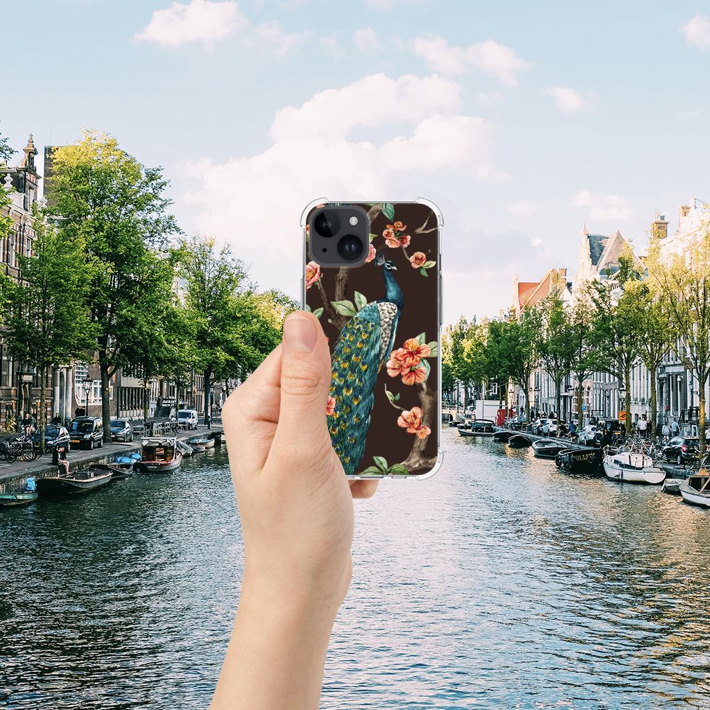 iPhone 15 Case Anti-shock Pauw met Bloemen in hand met uitzicht op een kanaal