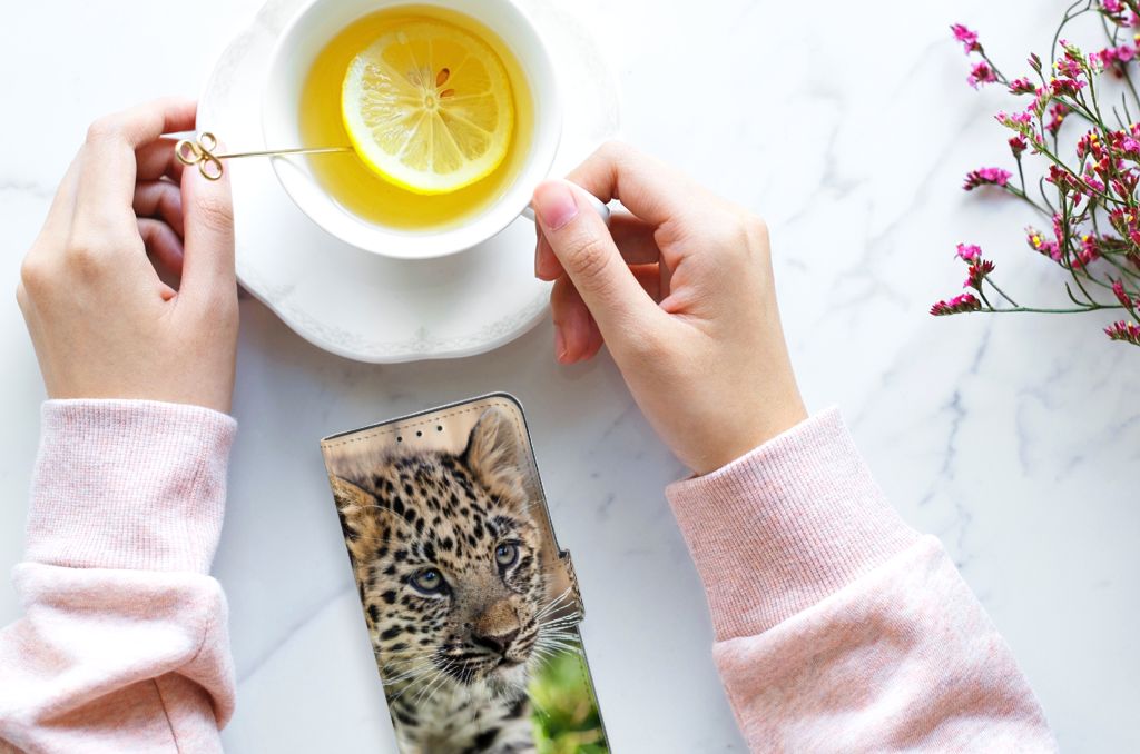 Alcatel 1S 2020 Telefoonhoesje met Pasjes Baby Luipaard