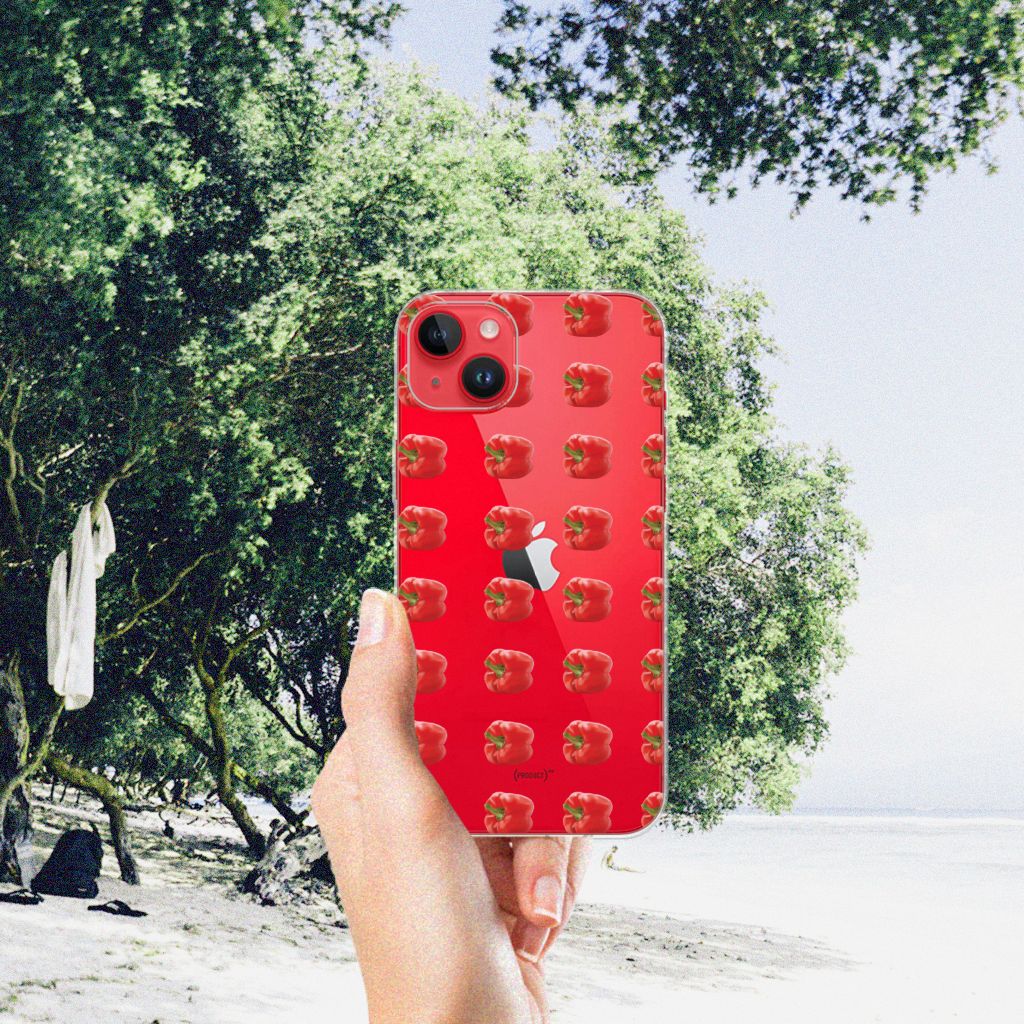 iPhone 14 Plus Siliconen Case Paprika Red met rode paprika's op een strandachtergrond đļī¸