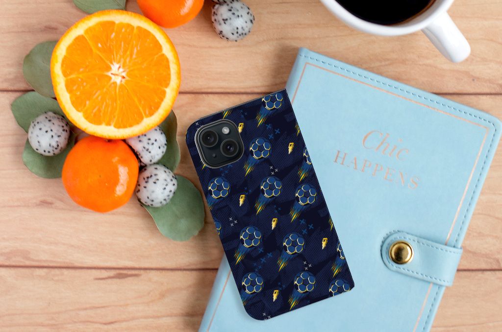 Hoesje met Magneet voor iPhone 15 Voetbal, kleurrijk en uniek ontwerp, perfect voor voetbalfans âŊī¸.