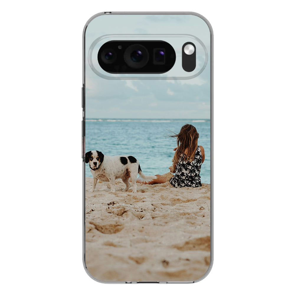 TPU Back Cover Hoesje Maken Google Pixel 9 Pro XL met foto van vrouw en hond op het strand.