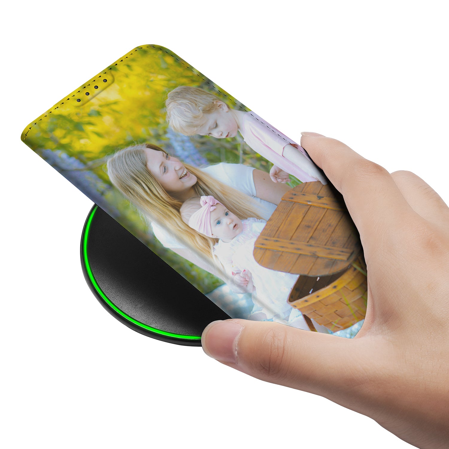 Stand Case Hoesje Maken iPhone 16 Pro Max met een persoonlijke foto van een moeder en haar kinderen.