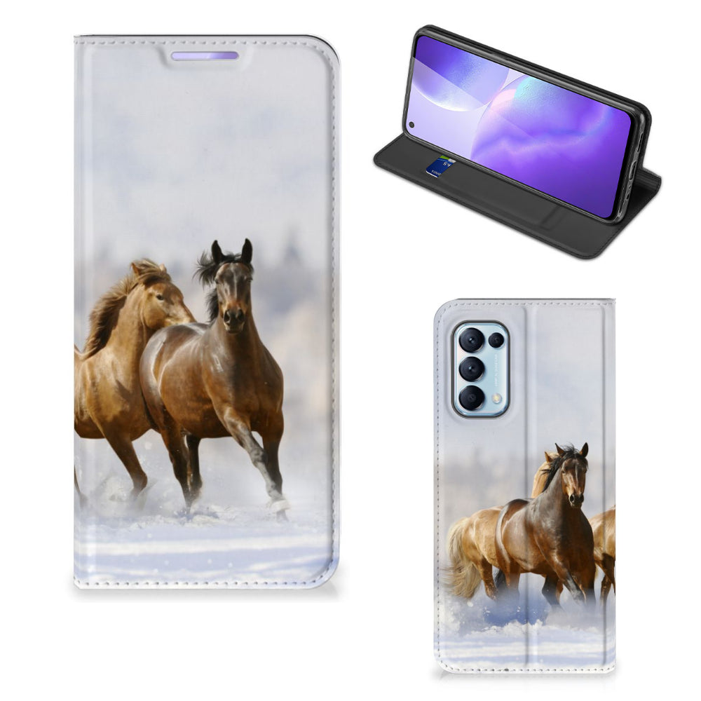 OPPO Find X3 Lite Hoesje maken Paarden met een afbeelding van rennende paarden in de sneeuw.