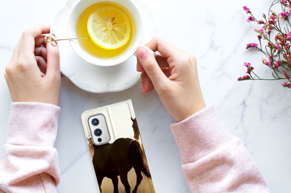 OnePlus 9 Hoesje maken Design Cowboy met paardenprint en een kopje thee