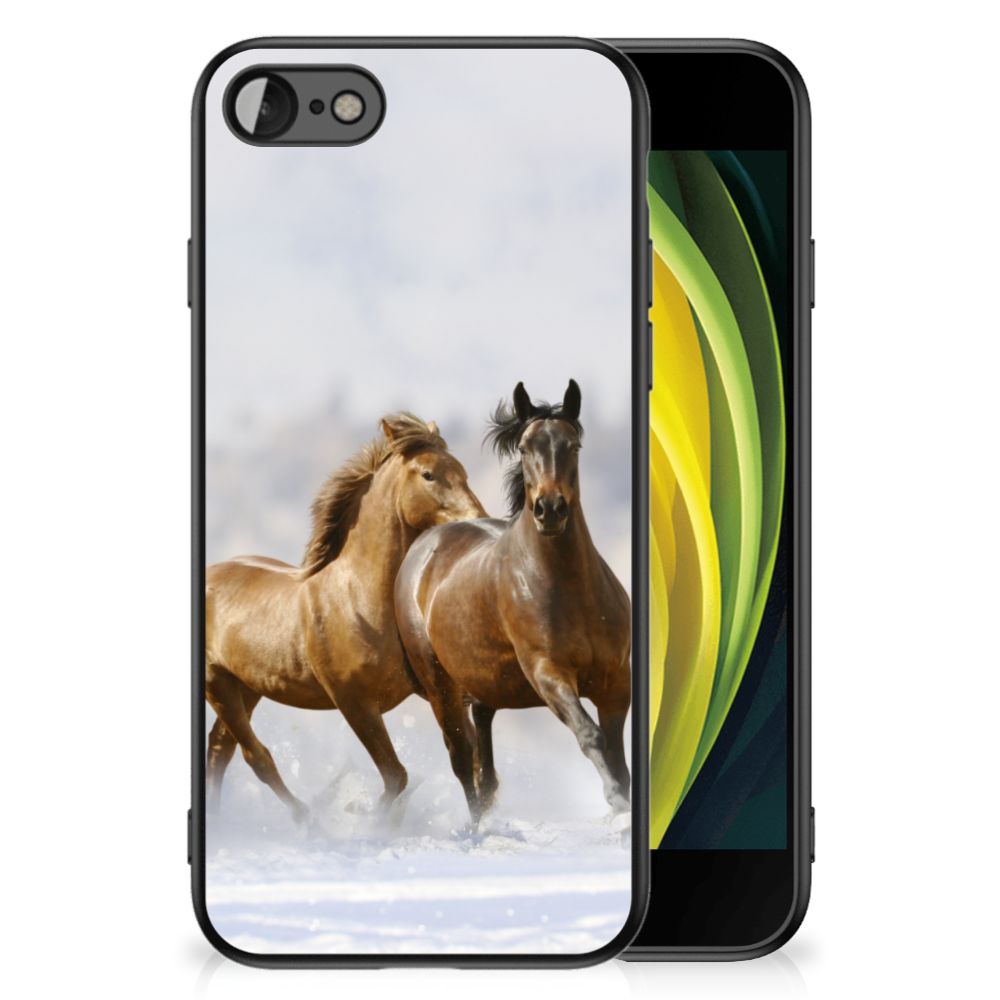 iPhone SE 2022 | SE 2020 | 7/8 Dierenprint Telefoonhoesje Paarden met afbeelding van rennende paarden op de case.