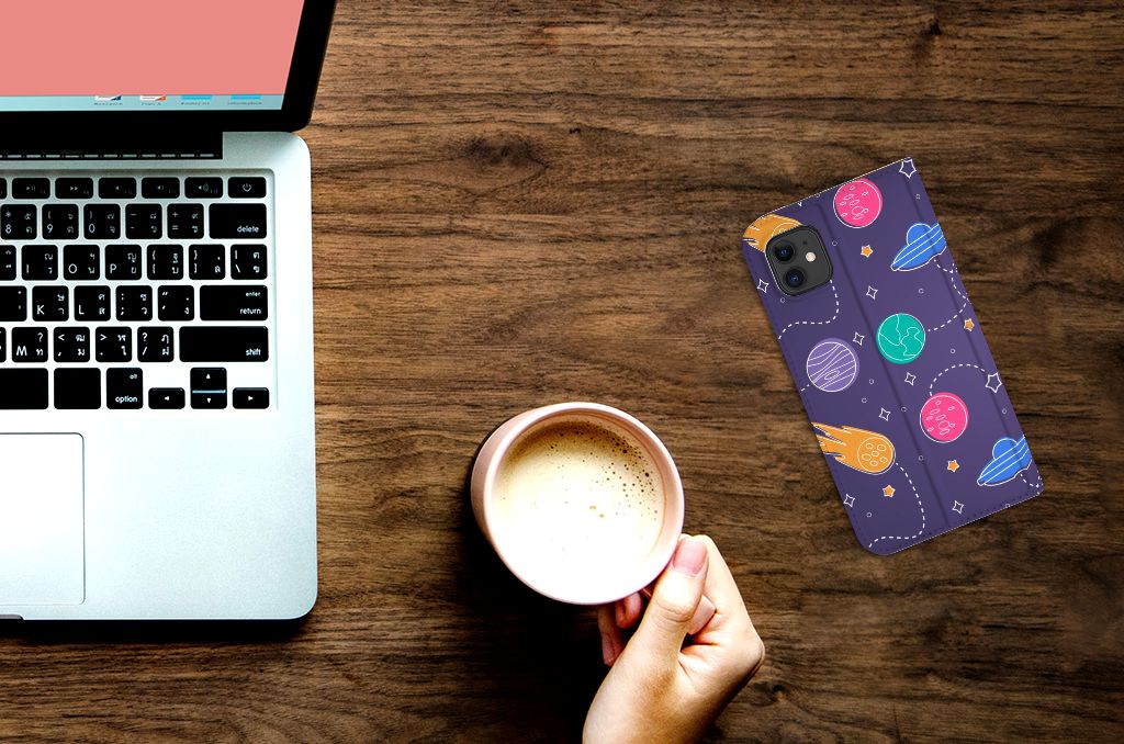 Apple iPhone 11 Hippe Standcase Space