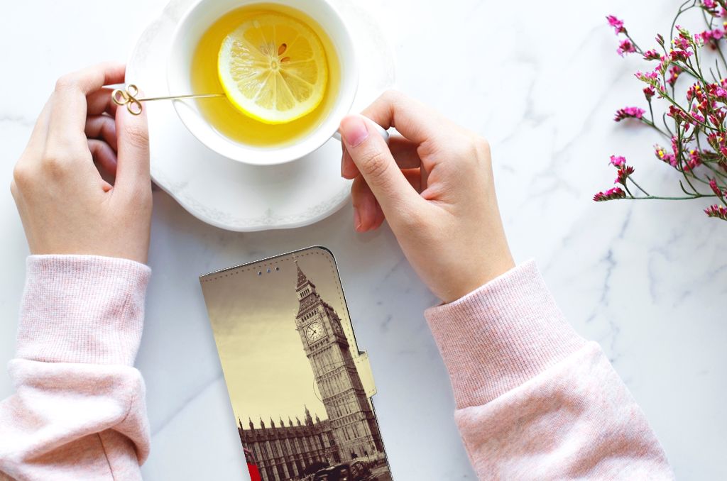 Motorola Moto G22 Flip Cover Londen