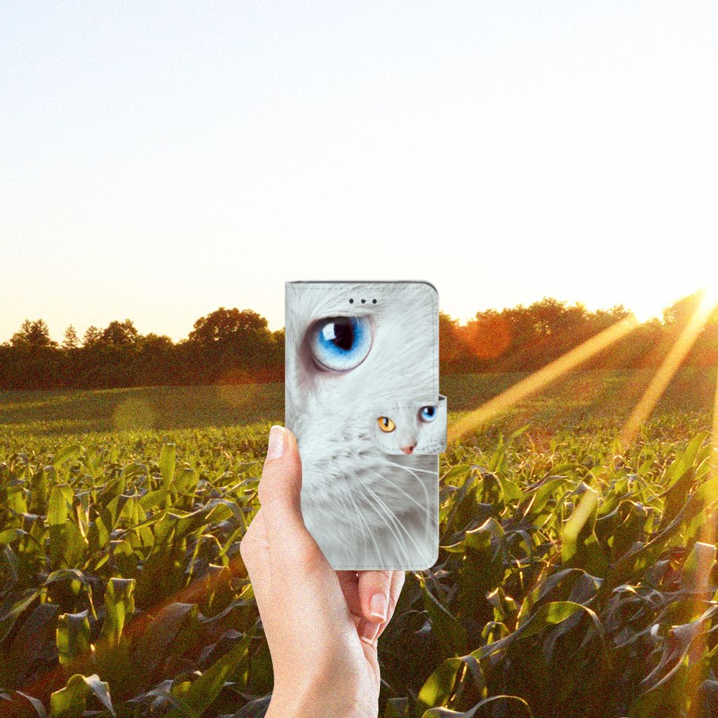Nokia 7 Telefoonhoesje met Pasjes Witte Kat