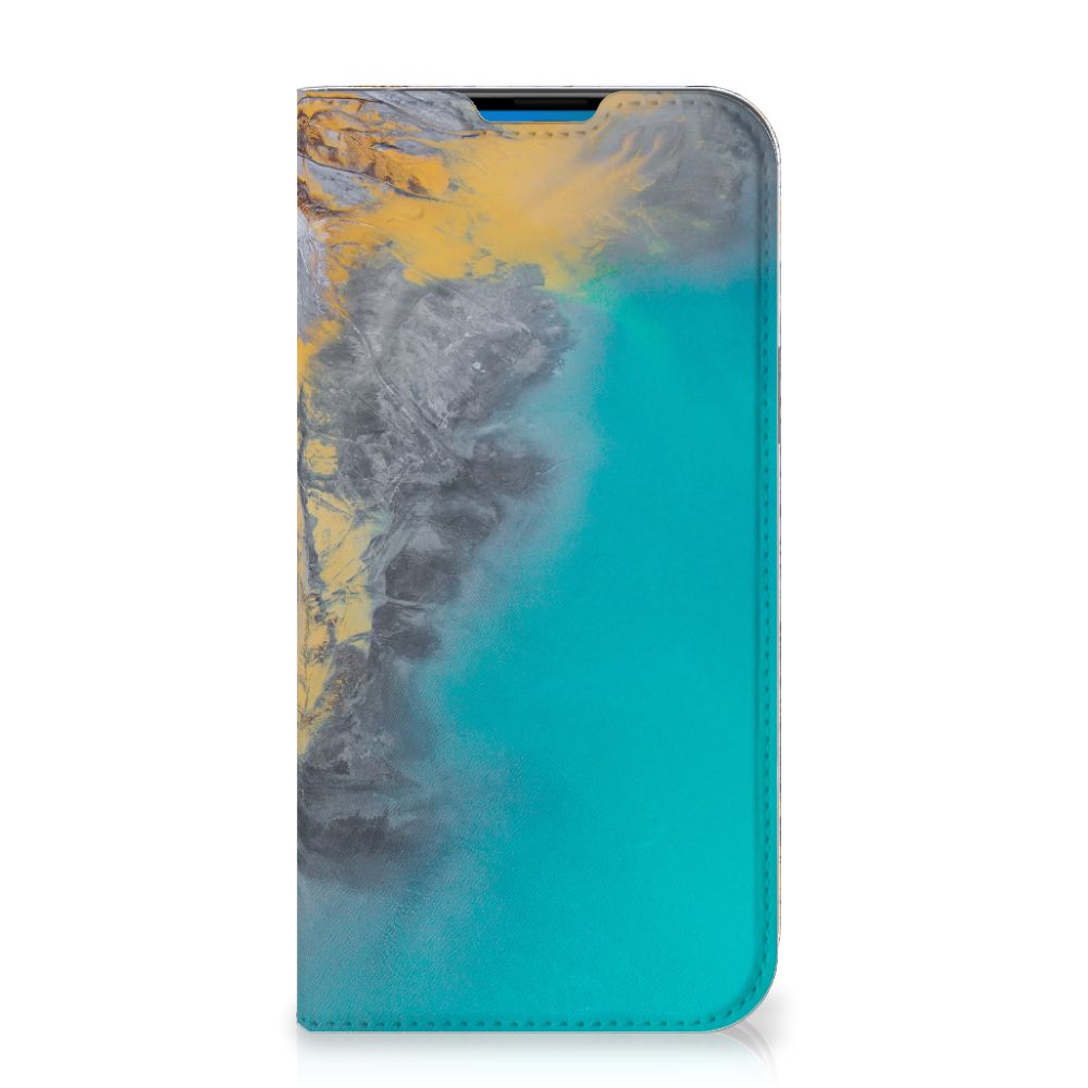 iPhone 14 Pro Max Standcase Marble Blue Gold met een prachtig marmerdesign in blauw en goud.
