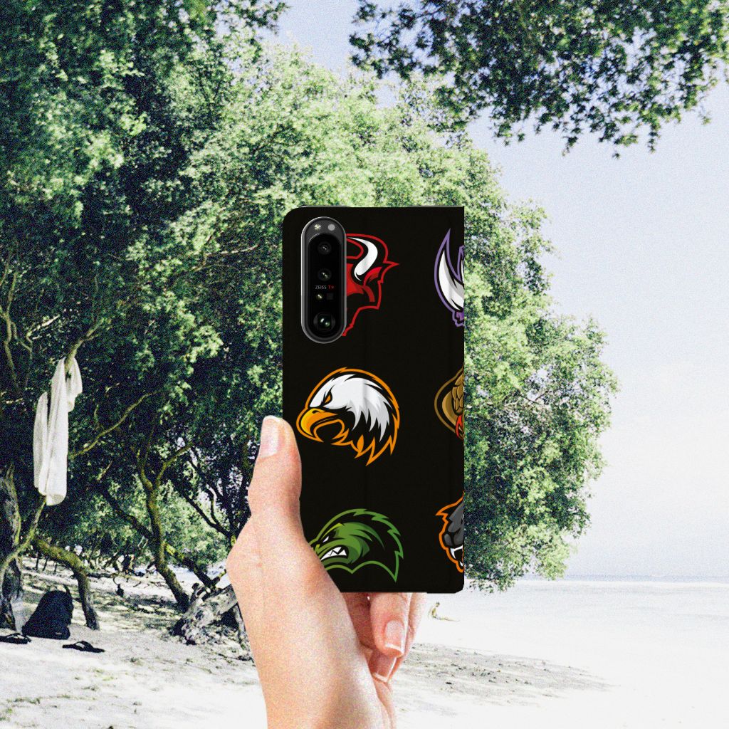 Sony Xperia 5 III Magnet Case Cartoon featuring colorful cartoon designs outdoors.