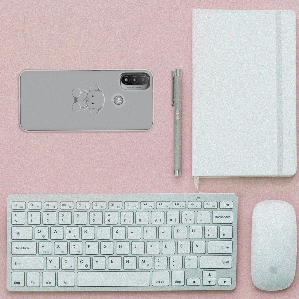 Motorola Moto E20 | E40 Telefoonhoesje met Naam Grijs Baby Olifant B2C Telecom