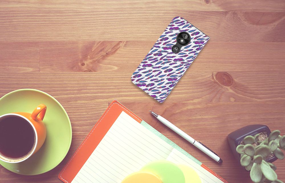 Motorola Moto E5 Play Hoesje met Magneet Feathers Color