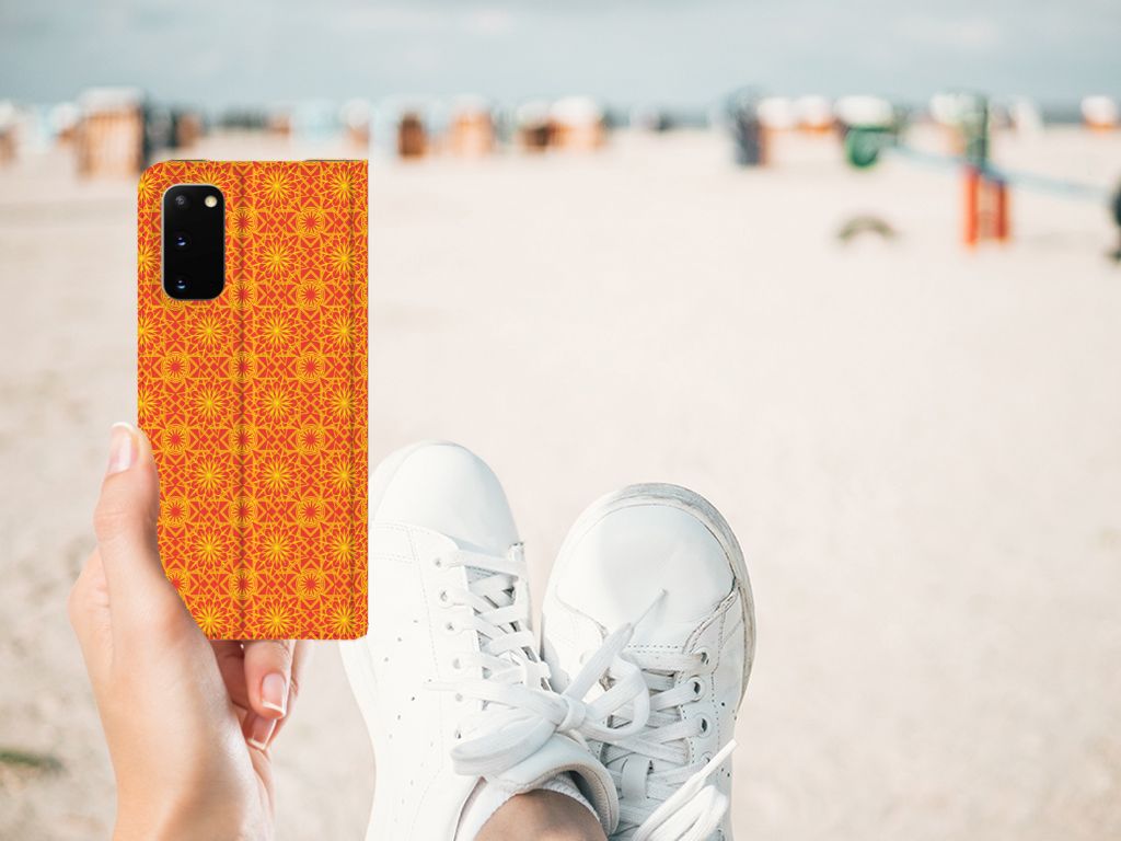 Samsung Galaxy S20 Hoesje met Magneet Batik Oranje - B2C Telecom