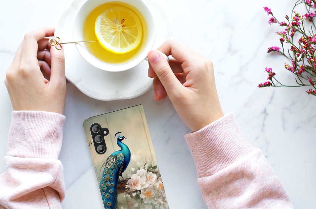 Hoesje maken voor Samsung Galaxy A14 4G Vintage Pauwen met kleurrijke pauwenprint en een kopje thee.