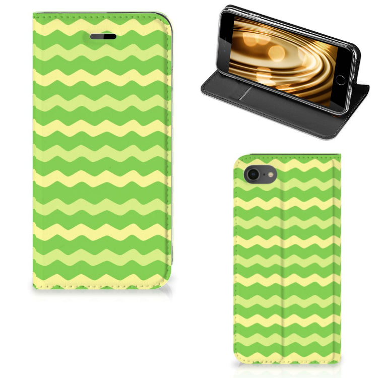 iPhone 7 | 8 | SE (2020) | SE (2022) Hoesje met Magneet Waves Green