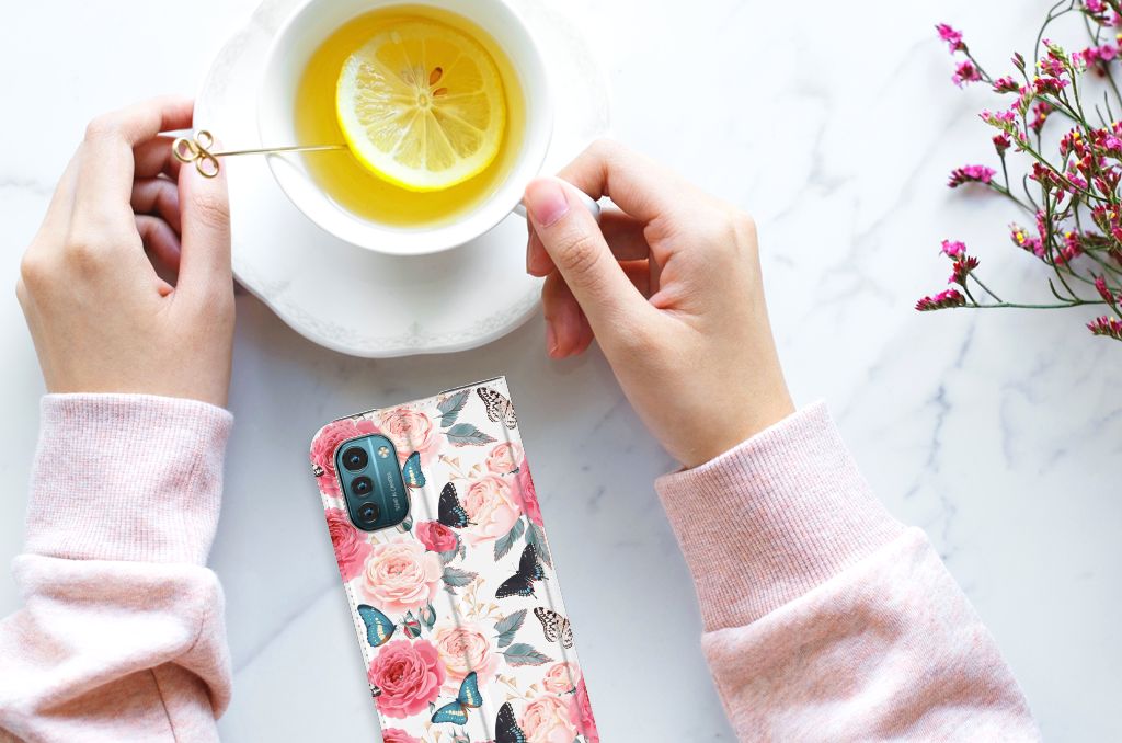Nokia G11 | G21 Smart Cover Butterfly Roses - B2C Telecom