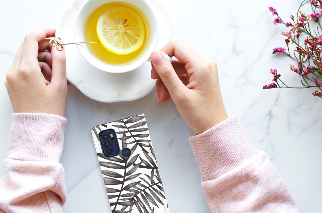 Motorola Moto G60s Smart Cover Leaves Grey - B2C Telecom