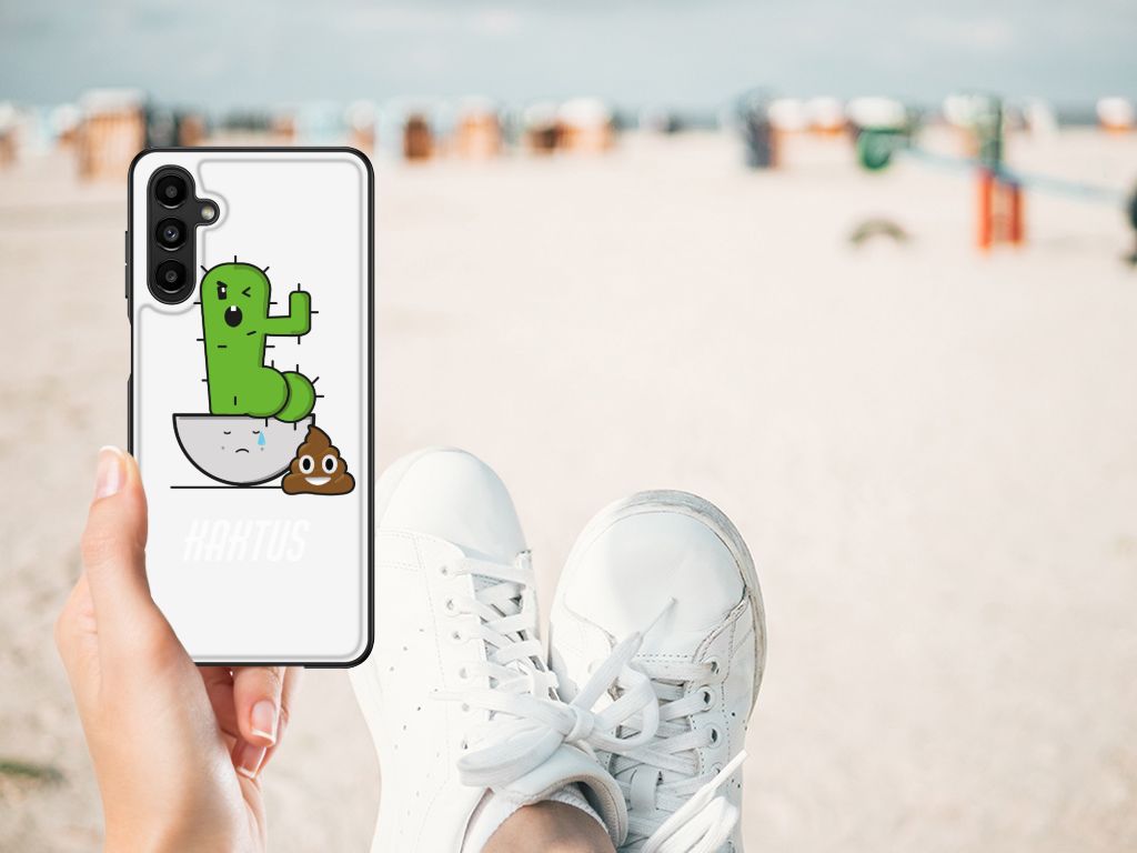 Samsung Galaxy A14 5G Hoesje Cactus Poo op het strand met sneakers.