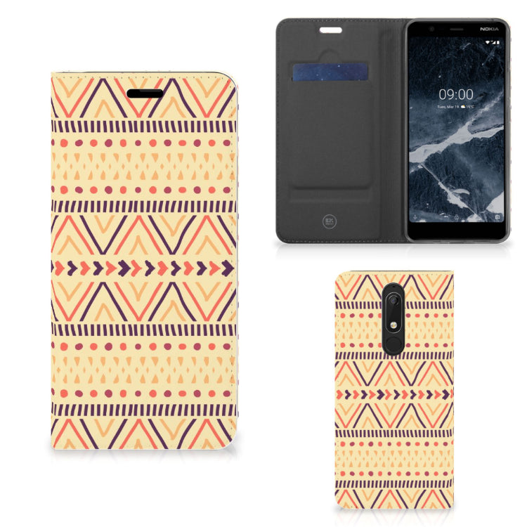 Nokia 5.1 (2018) Hoesje met Magneet Aztec Yellow