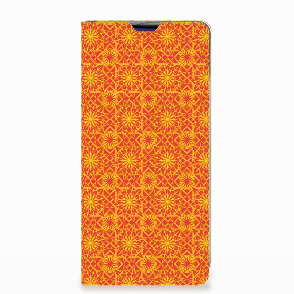 Samsung Galaxy S10 Plus Hoesje met Magneet Batik Oranje