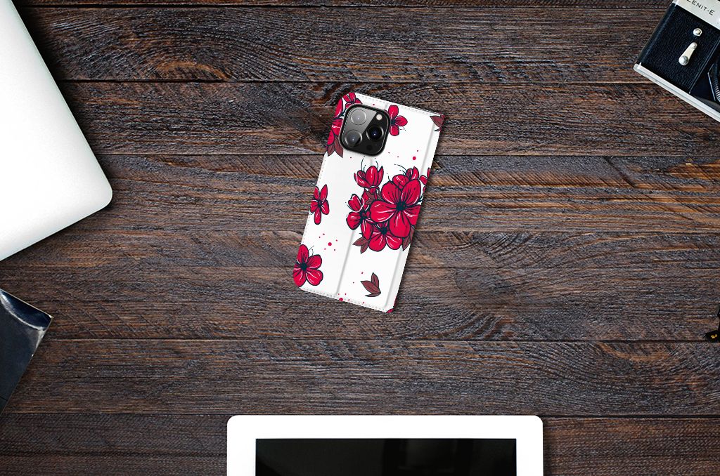 iPhone 14 Pro Max Smart Cover Blossom Red