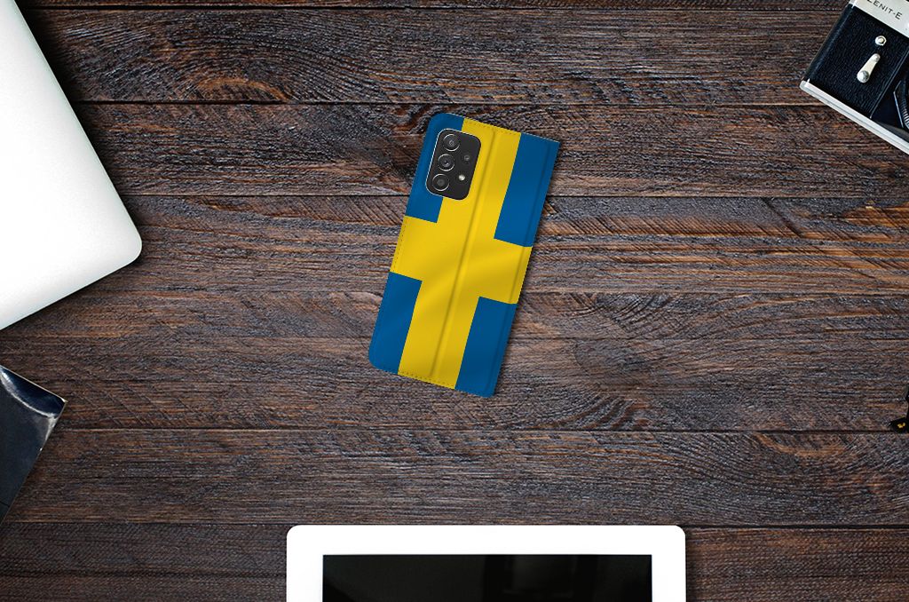 Samsung Galaxy A72 (5G/4G) Standcase Zweden - B2C Telecom