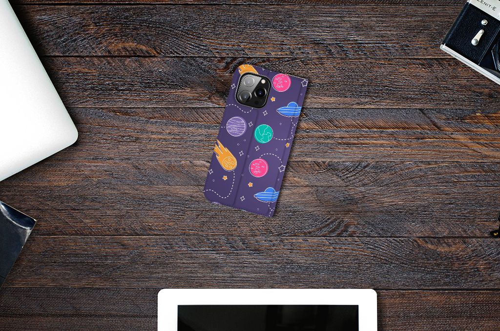 iPhone 14 Pro Max Hippe Standcase Space