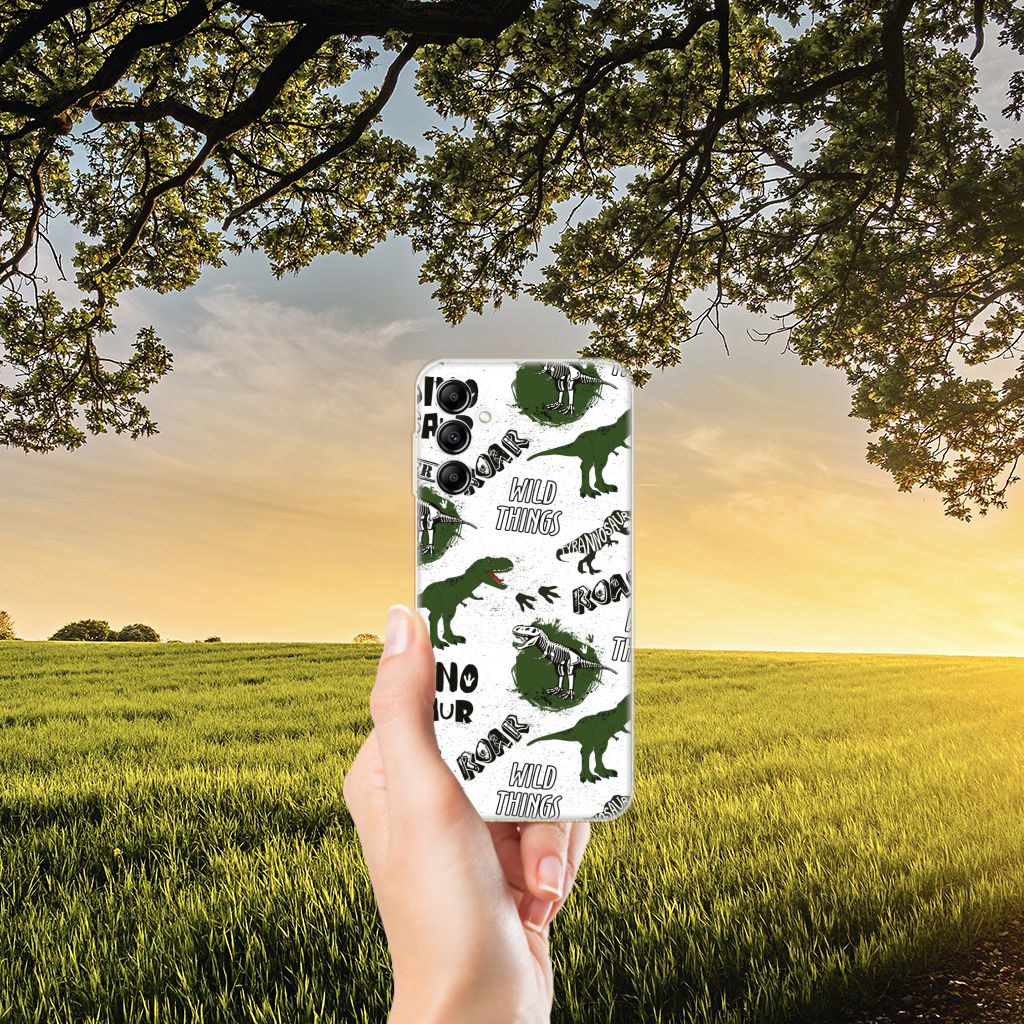 TPU Hoesje voor Samsung Galaxy A14 5G Dinosaurus met dino ontwerp in een buiten setting