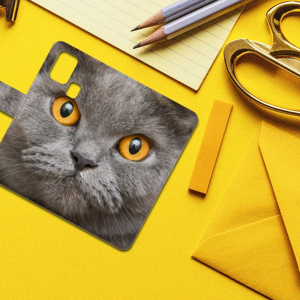 Telefoonhoesje met Pasjes Samsung Galaxy M31 Britse Korthaar met indrukwekkende kat gezichtsuitdrukking.