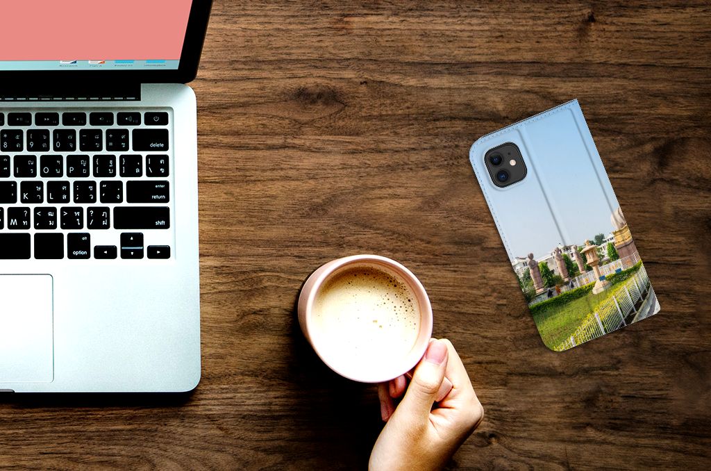 Apple iPhone 11 Book Cover Boeddha