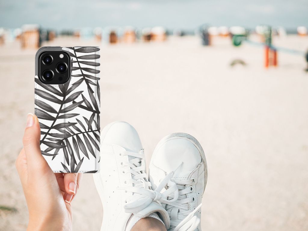 iPhone 13 Pro Smart Cover Leaves Grey - B2C Telecom