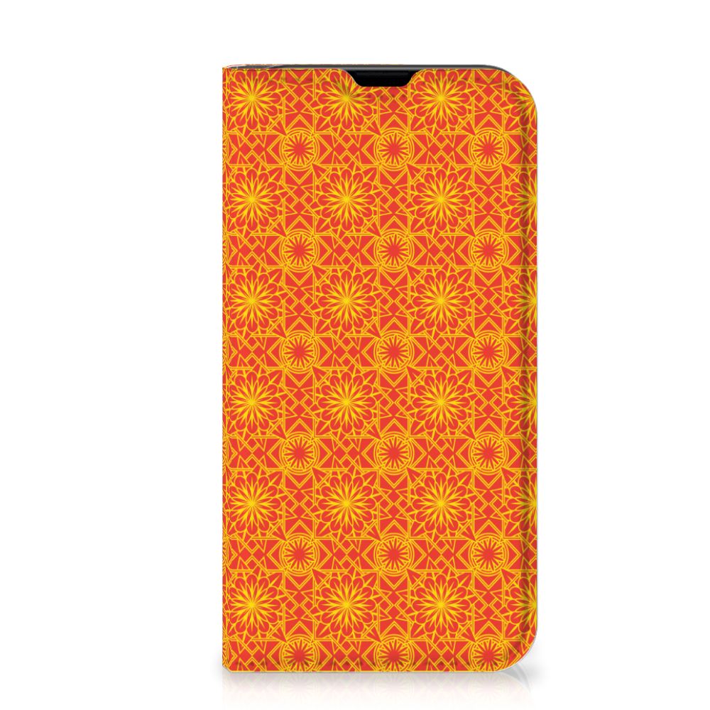 iPhone 13 Mini Hoesje met Magneet Batik Oranje - B2C Telecom