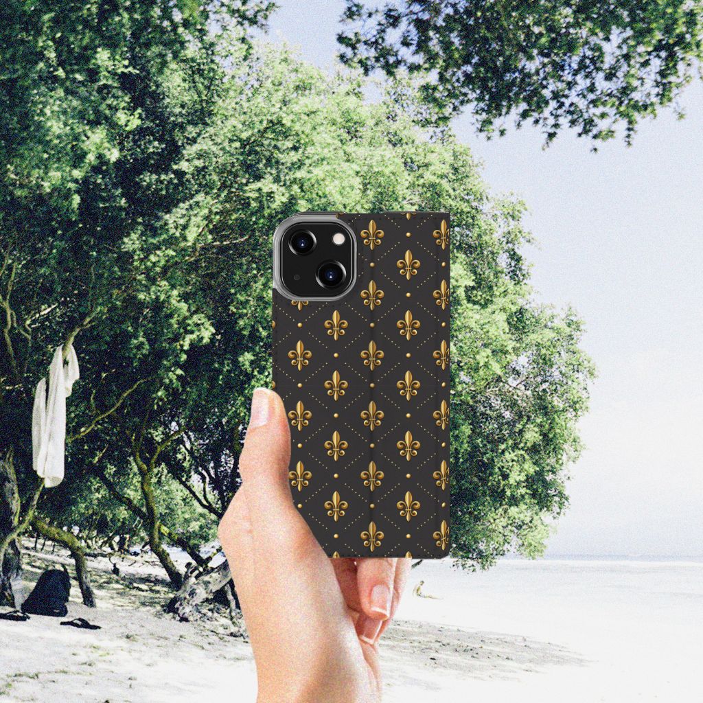 iPhone 14 Hoesje met Magneet Franse Lelie - B2C Telecom