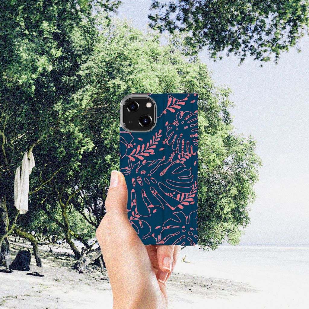 iPhone 14 Smart Cover Palm Leaves met roze bladeren op een blauwe achtergrond, perfect voor de natuur liefhebber đŋ.
