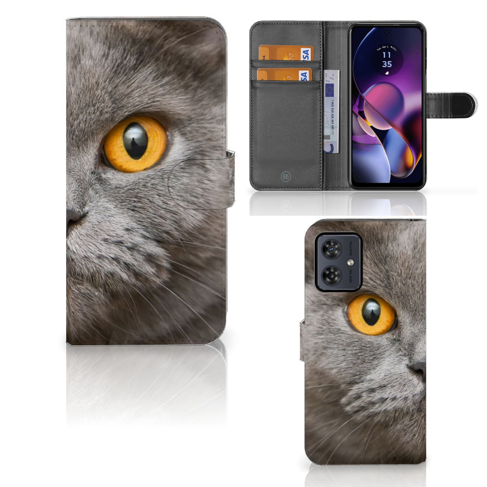 Telefoonhoesje met Pasjes Motorola Moto G54 Britse Korthaar close-up van een kat met gele ogen