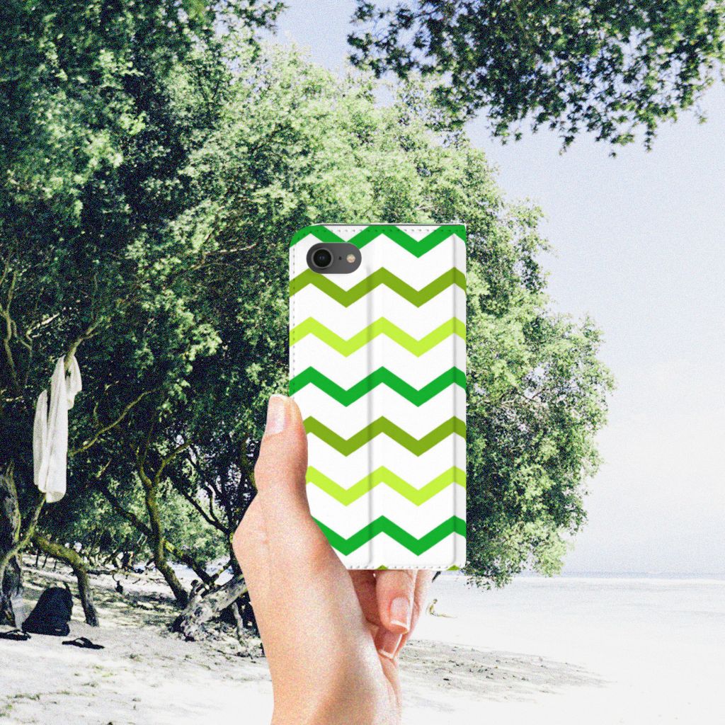 iPhone 7 | 8 | SE (2020) | SE (2022) Hoesje met Magneet Zigzag Groen