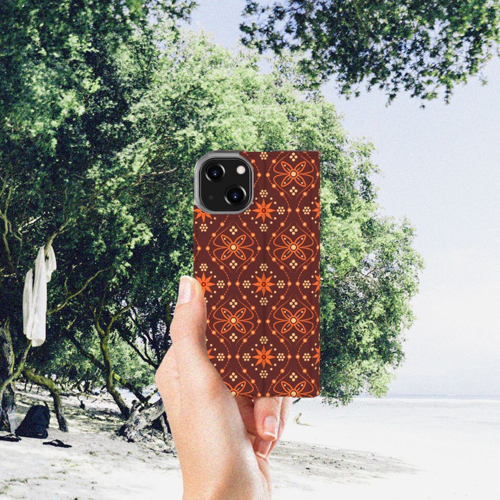 iPhone 14 Hoesje met Magneet Batik Brown