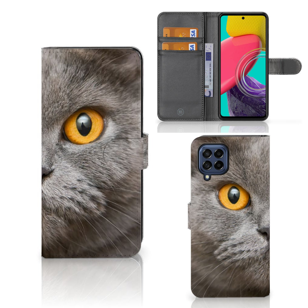 Telefoonhoesje met Pasjes Samsung Galaxy M53 Britse Korthaar met imposante grijze kat en gele ogen.